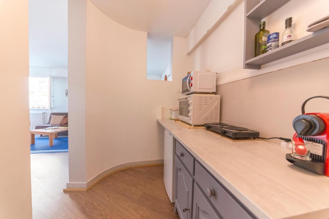 APPARTEMENT DE CHARME - VUE SUR REMPARTS - 2 PERSONNES - WiFI GRATUIT Avignon Exterior foto