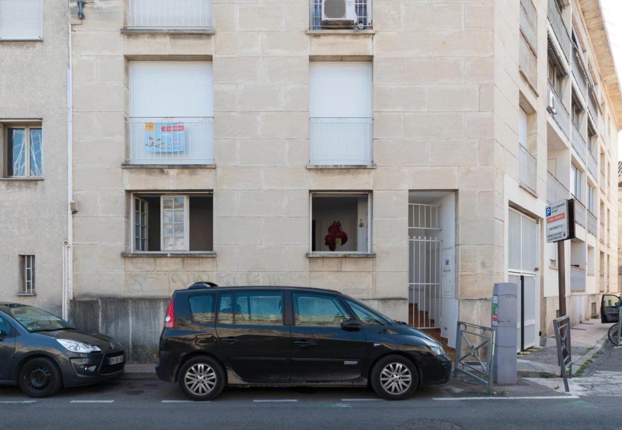 APPARTEMENT DE CHARME - VUE SUR REMPARTS - 2 PERSONNES - WiFI GRATUIT Avignon Exterior foto